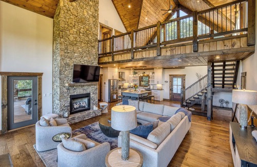 Blue Ridge Cabin | Three Broomsticks - View, game room, hot tub, pets