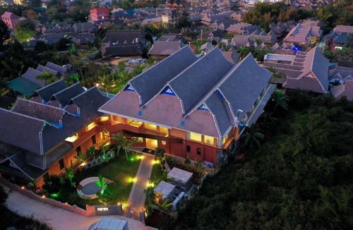 Yunjinghong Hotel | Three-Colored Cloud River．Rainforest Mist Hidden Resort VILLA (Xishuangbanna Jinghong Mengle Great Buddha Temple Branch)