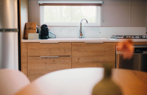 Nieuw Heeten House | Three cosy lodges for 12 guests with nature views, own kitchen and modern rain shower bathroom.