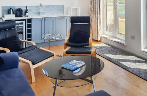 Middleton-on-Sea House | Three Decks