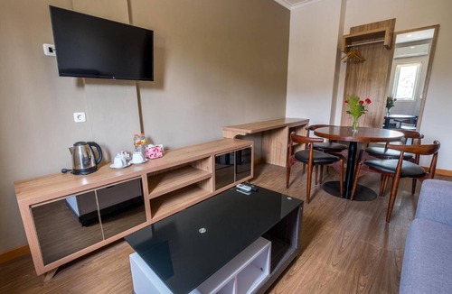Sidomulyo Hotel | Three Eight Front One Boutique Batu