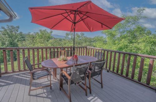 Dandridge House | Three Homes- Smoke Rise Lodge and Barn Poppy's Plc