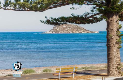 Encounter Bay House | Three Level Esplanade Magic with Stunning Views