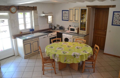 Beaulieu-les-Loches Cottage | Three Loire Valley cottages with exclusive carp fishing lake & huge heated pool