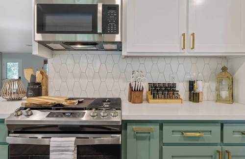 Three Rivers House | Three Oaks & Casita Kaweah, the perfect layout for entertaining your group!