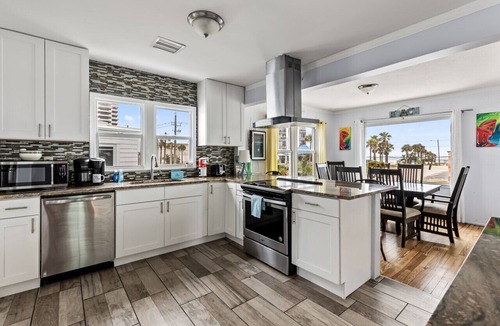 Daytona Beach Cottage | Three Oars Beach Surf Shack Pool, Oceanview, Game Room
