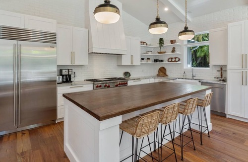 Moorings House | Three Palms Old Naples Moorings Neighborhood