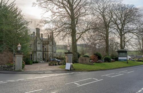 Settle House | Three Peaks Central Cottage, Settle, 3Bed 2Bath