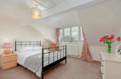 Settle House | Three Peaks Central Cottage, Settle, 3Bed 2Bath