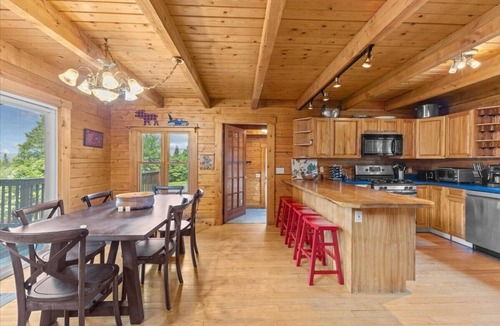 Hyde Park House | Three Peaks Retreat: Pool, Hot Tub & Fireplace