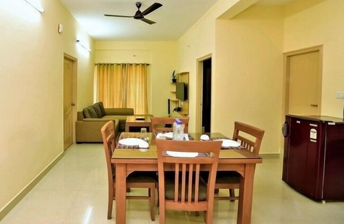 Navalur Hotel | Three Points Residency