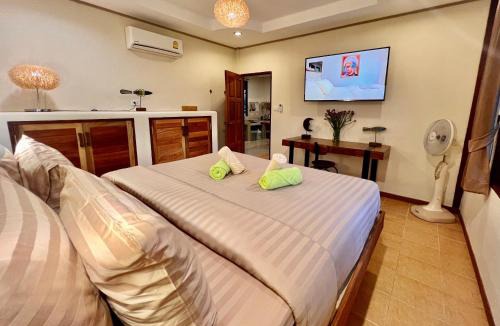Ko Pha-ngan House | Three rare & private front beach villas