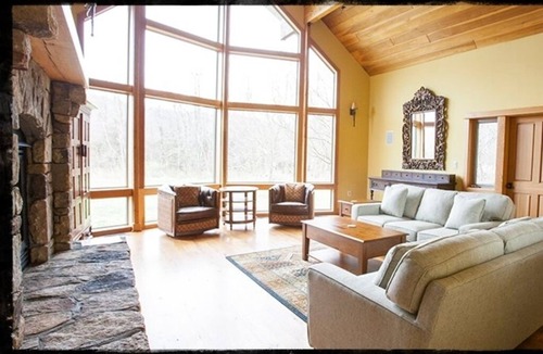 Roseland House | Three Ridges Retreat- Devils Backbone Brewing Company