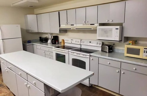 Boyd County Cabin | Three Rivers Lodge Room #10