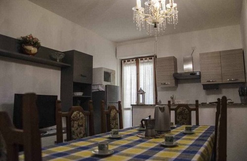 La Pietraia Apartment | Three room apartment 250 meters from the sea "Mormora"