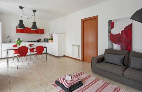 Roe Apartment | Three-room apartment 5 bed garden veranda garage wifi Gardasee (CIN IT017164C25S8NZEZ8)