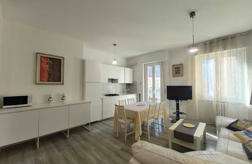 Abbadesse Apartment | three-room apartment 5 minutes from Central Station and Gae Aulenti for vacation and work