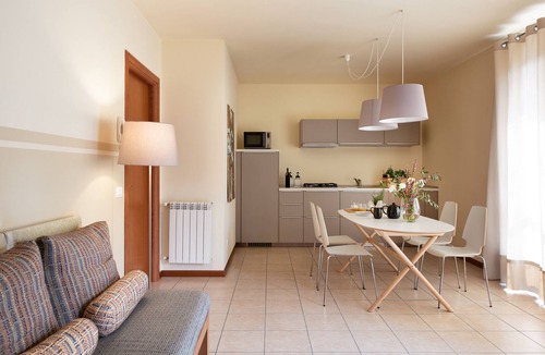 Roe Apartment | Three-room apartment 6 bed garden veranda garage wifi Gardasee (CIN IT017164C25S8NZEZ8)