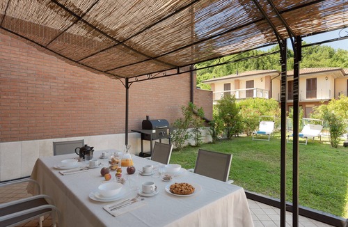 Roe Apartment | Three-room apartment 6 bed garden veranda garage wifi Gardasee (CIN IT017164C25S8NZEZ8)