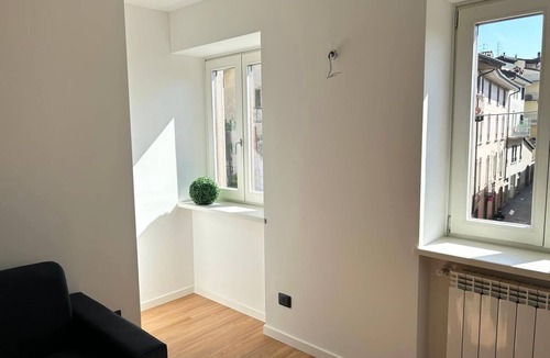 Clusone Apartment | Three-room apartment Clock