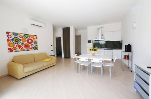 Val di Sogno Apartment | Three-room apartment with partial lake view