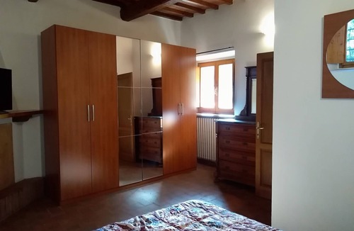 Scandicci House | Three-room apartment, 80 square meters, 5/7 persons with swimming pool, 8 km from the center of Florence