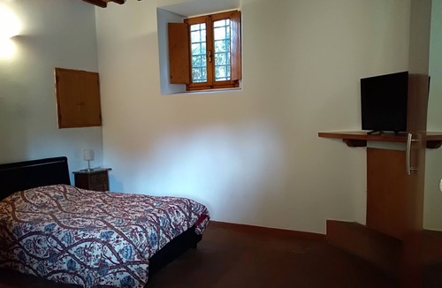 Scandicci House | Three-room apartment, 80 square meters, 5/7 persons with swimming pool, 8 km from the center of Florence