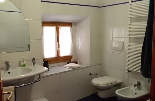 Scandicci House | Three-room apartment, 80 square meters, 5/7 persons with swimming pool, 8 km from the center of Florence