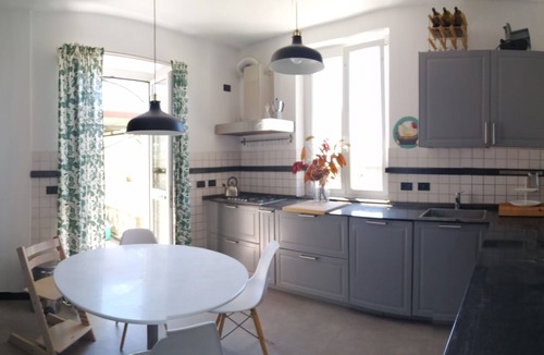 Chiavari House | three-room apartment with private garden