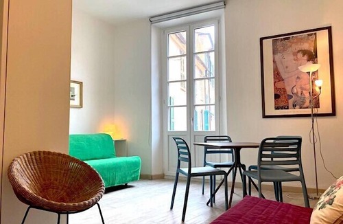 Finalborgo Apartment | Three rooms apartment in the main square of Finalborgo