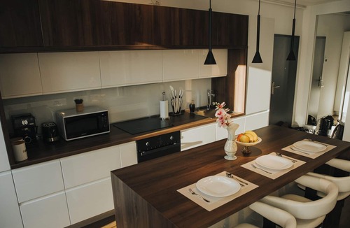 Cluj-Napoca Apartment | Three Rooms Luxury Apartment near Iulius Mall