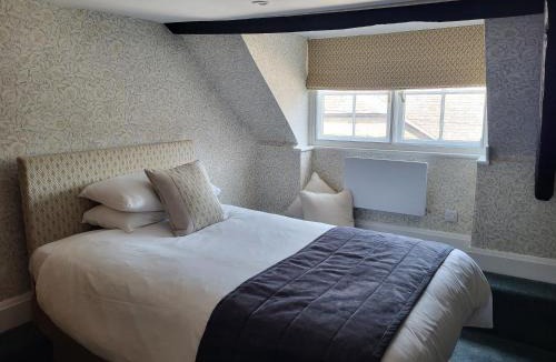 Usk Hotel | Three Salmons Hotel