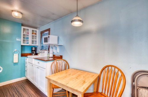 Downtown Cannon Beach Cottage | Three Sunny Cottages in a Great Location Near Downtown & Beach - Dogs Welcome