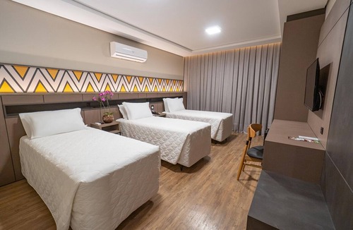 Foz do Iguacu Hotel | Three Superior Triple Twin Rooms | Free Breakfast, Swim-Up Bar & Borders 5 mi
