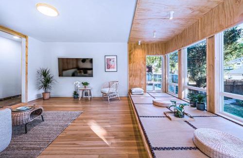 West Side House | Three-Tree Villa-Central Location