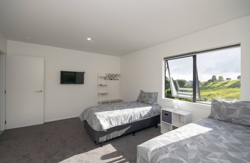 Cable Bay House | Three Views - Bush, Farmland and Doubtless Bay