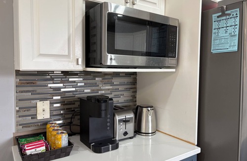 Thunder Bay House | Thunder Bay modern 5 BR, 3 WR /near airport/family-friendly!