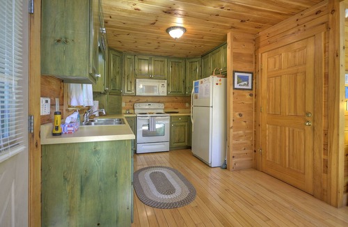 Walnut Mountain Cabin | Thunder Falls | Waterfalls | Fishing-Lake Access