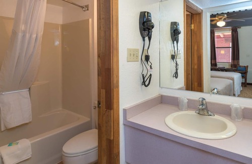 Chinle Hotel | Thunderbird Lodge