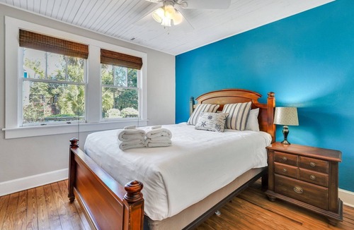 Thunderbolt House | Thunderbolt Bungalow on Quiet Street Steps to Waterfront by Lucky Savannah