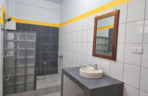 Simanindo Hotel | Thyesza Hotel