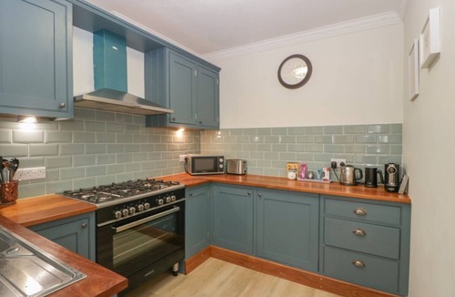 Malvern House | Thyme Cottage, Malvern. 3 bed.