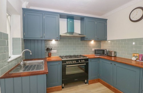 Malvern House | Thyme Cottage, Malvern. 3 bed.