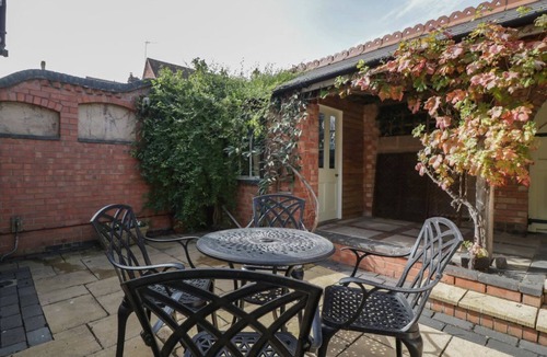 Malvern House | Thyme Cottage, Malvern. 3 bed.