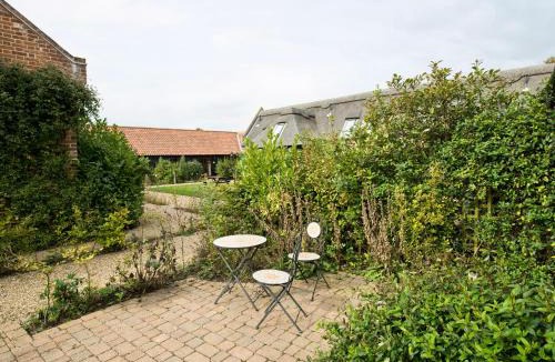Irstead House | Thyme - E4485