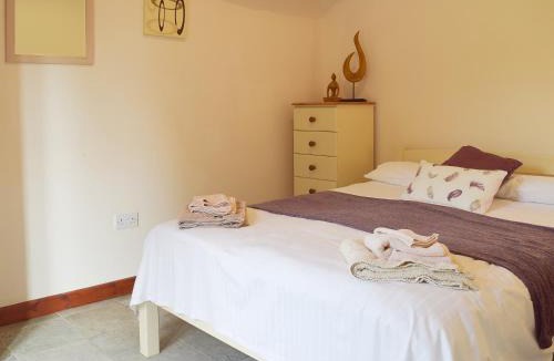 Irstead House | Thyme - E4485