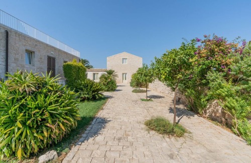 Casa Papa House | Thyme - open space in the Hyblean countryside