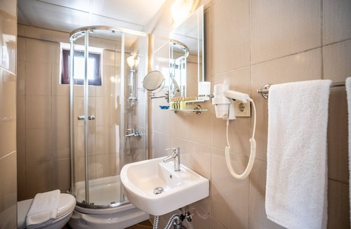 Adalar Hotel | Tiara Buyukada
