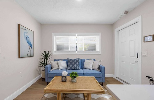 Parsuns To Cocoa Beach Apartment | Tidal Wave Oceanfront Hideaway