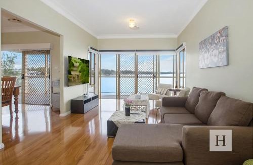 Toukley House | Tide view